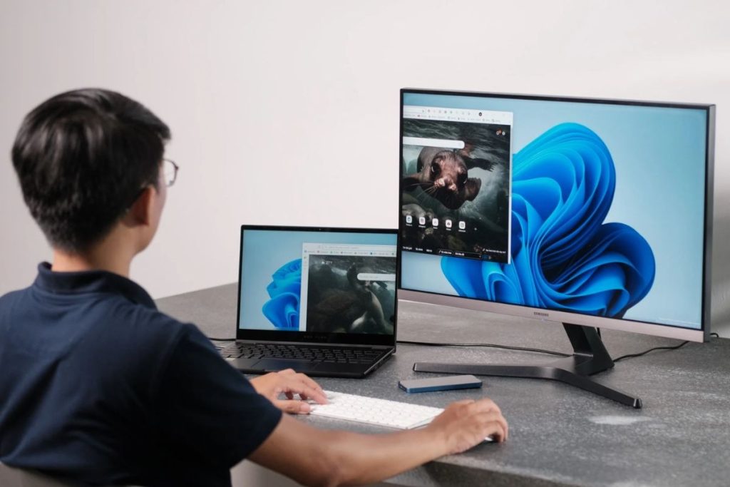 Cắm thử ra màn hình ngoài